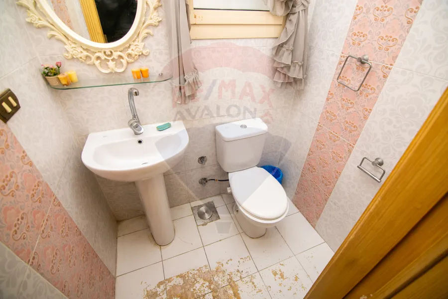 شقة للبيع 233 م كفر عبده (ش سكينة بنت الحسين)