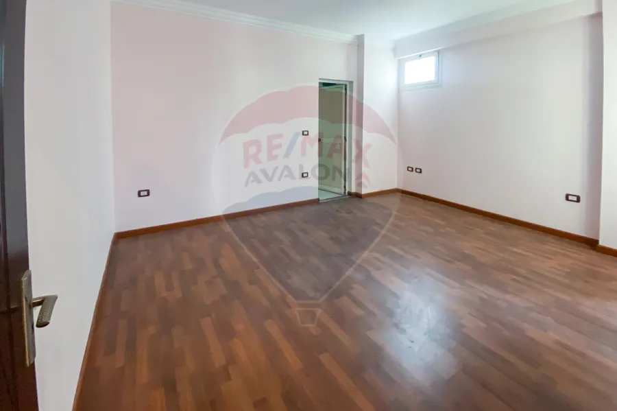 شقة للايجار 175 م الحى اللاتينى (ش ابن الصائغ)