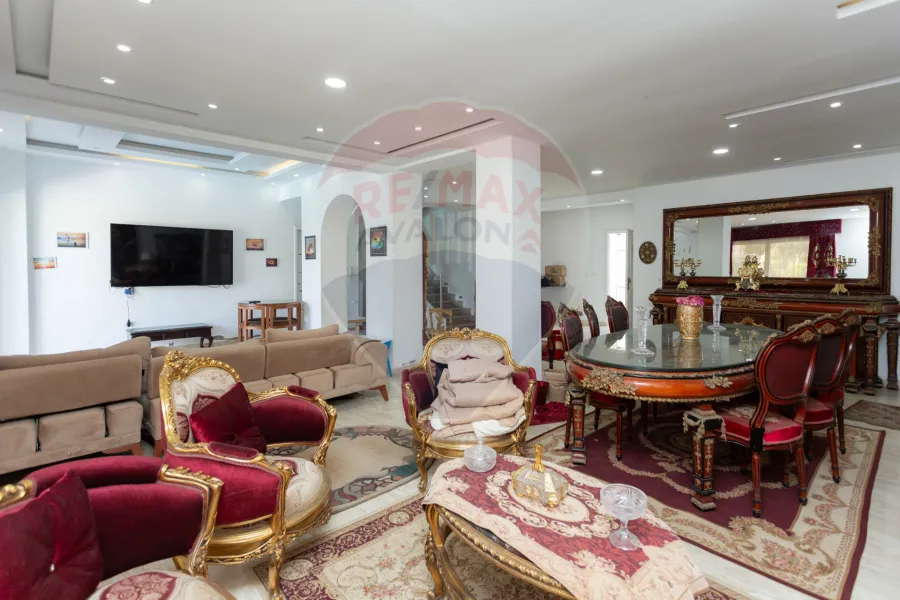 Villa for sale 1,000 m Al-King Mariout (New king St.) - 12,000,000 EGP