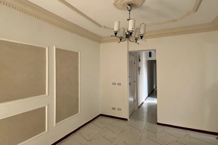 شقة للبيع 120 م سبورتنج (خطوات من ش ابو قير ونادي سبورتنج)