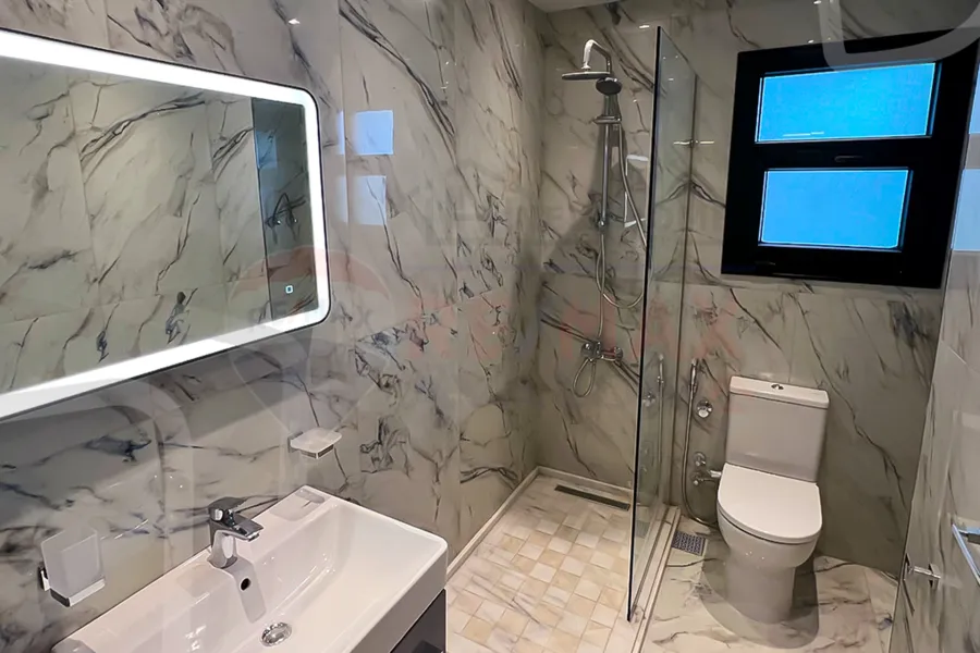 شقة للبيع 164 م سموحة (سكاي لاين)