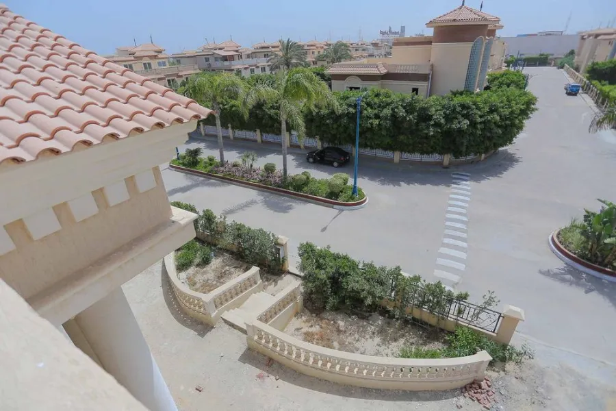 فيلا للبيع 1090م بكينج مريوط  (كمبوند العروبة)