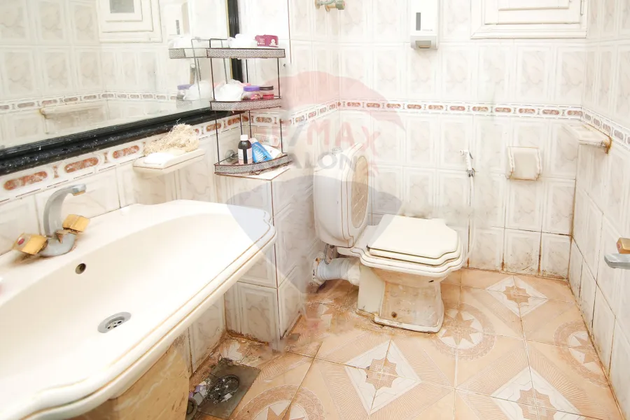 شقة للبيع 130 م سبورتنج (ش بورسعيد)