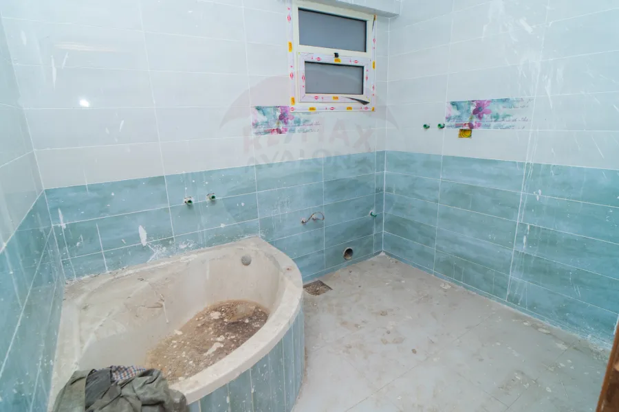 شقة للبيع 238 م رشدي (علي الترام مباشرة)