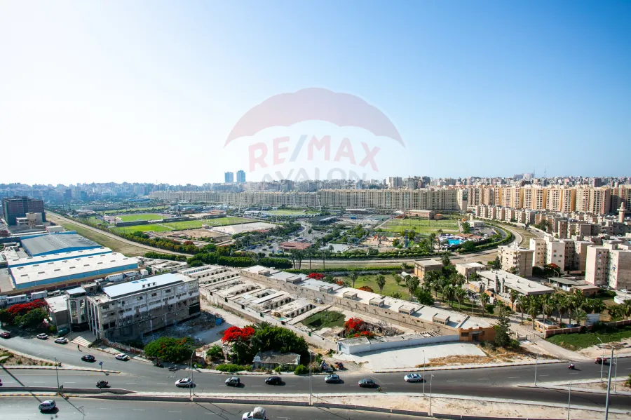 شقة للإيجار 200 م سموحة ( كوبرى 14 مايو- فيو مفتوح على نادى سموحة)