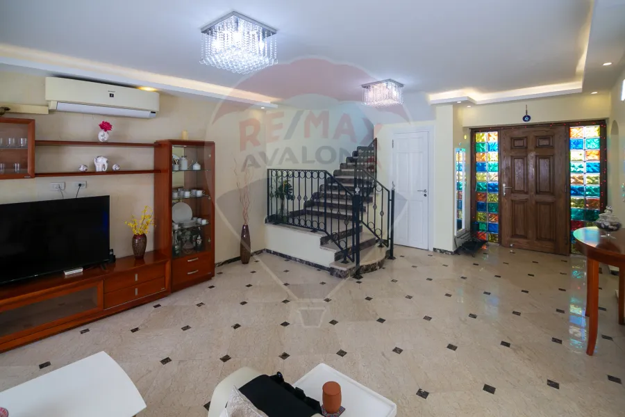 فيلا تاون هاوس للبيع 205 م كينج مريوط (اليكس ويست)