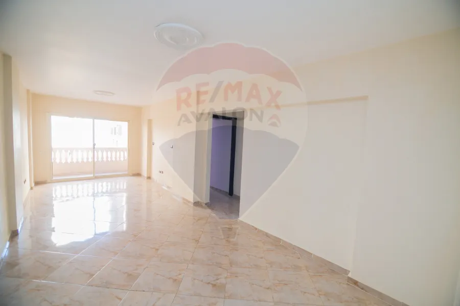 شقة للبيع 107 م  محرم بك (حي محرم باشا)