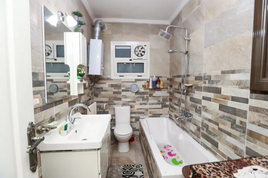 شقة للبيع 169م سموحة (ش توت عنخ آمون-إبراج الكيروسيز)