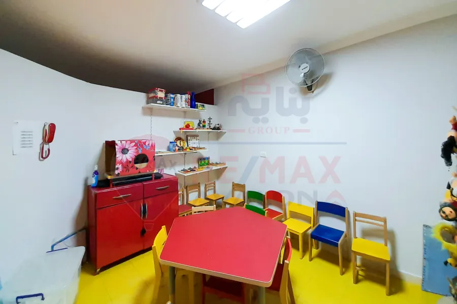 Administrative mezzanine For sale 237 m Gleem (Mostafa Maher St.)