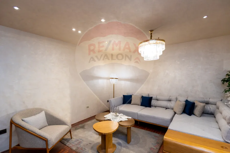 Shop for rent 600 m Louran (directly on the tram)