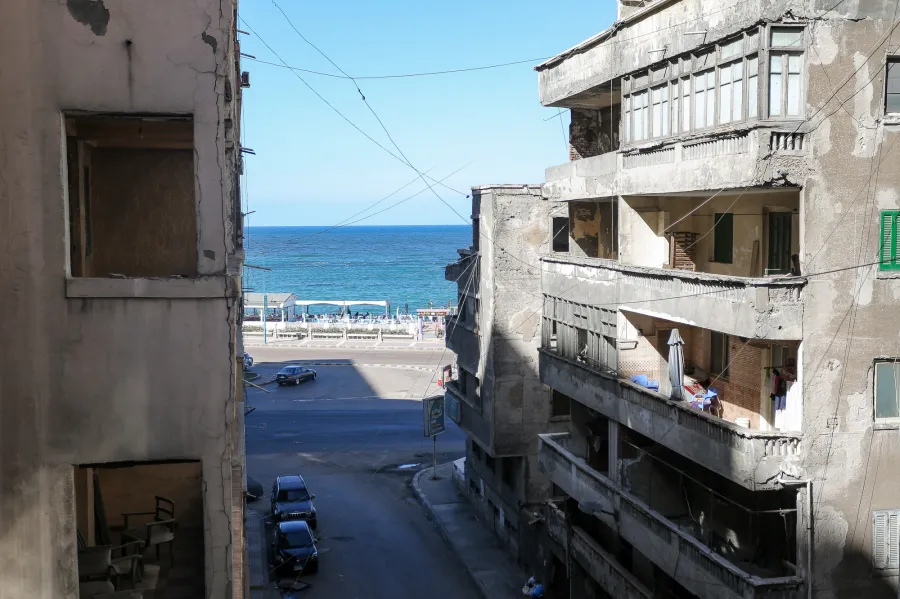 شقة للبيع 220م السرايا (3 نمرة من البحر)