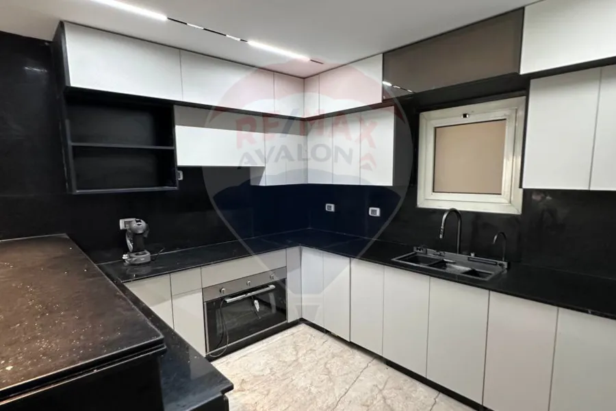 شقة للبيع 218 م (كومباوند أليكس ويست)