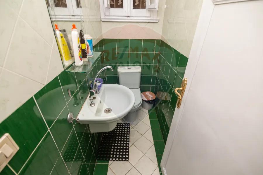 شقه للبيع 180 م كامب شيزار (ش بورسعيد الرئيسي)