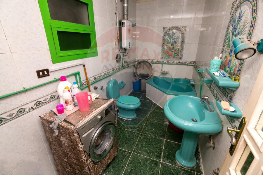 Apartment for sale 250 m Al-Sa'aa (Awlyaa elrahman st.)