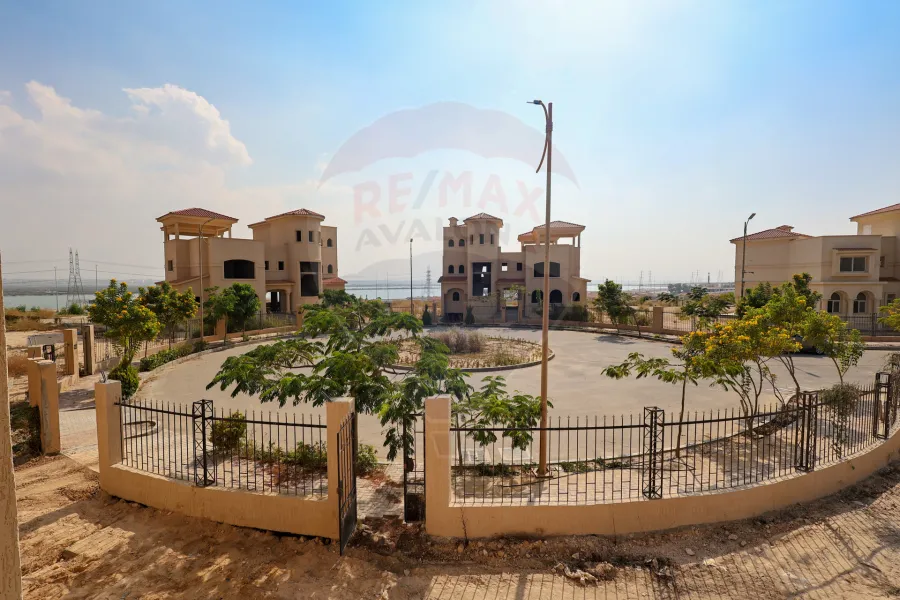 Villa for sale King Mariout (Compound Alex West View golf land - Saint Catherine)