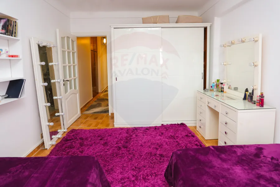 شقة للبيع 180 م كفر عبده (خطوات من ميدان سانت جيني)