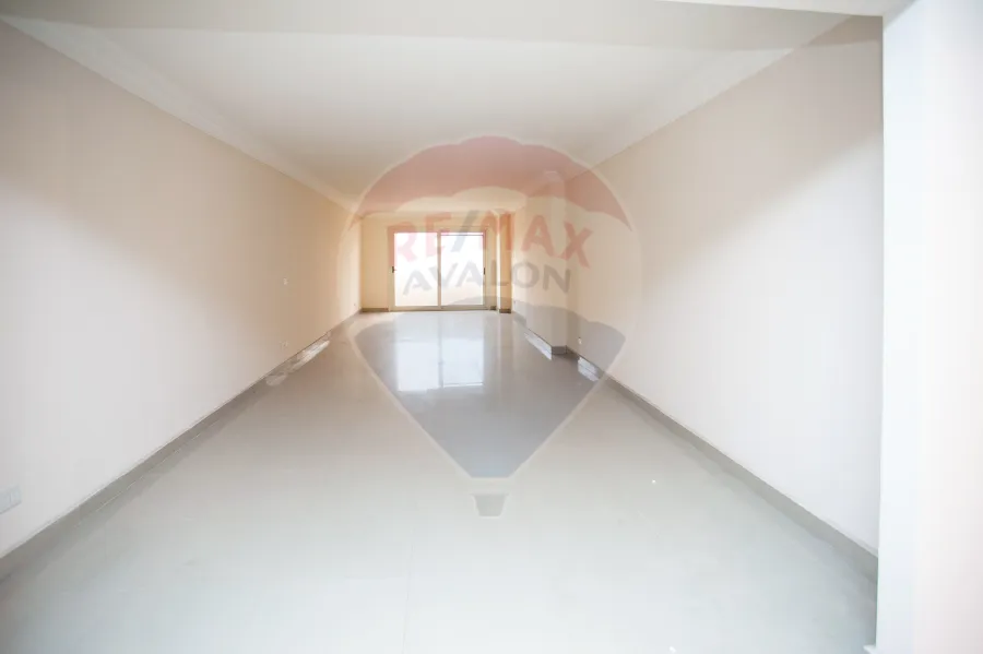 شقة للبيع 225 م  سموحة ( شارع فوزي معاذ رأسا )