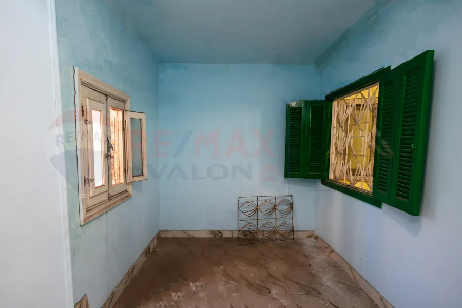 شقة للبيع 187 م كليوباترا (علي البحر مباشرة)