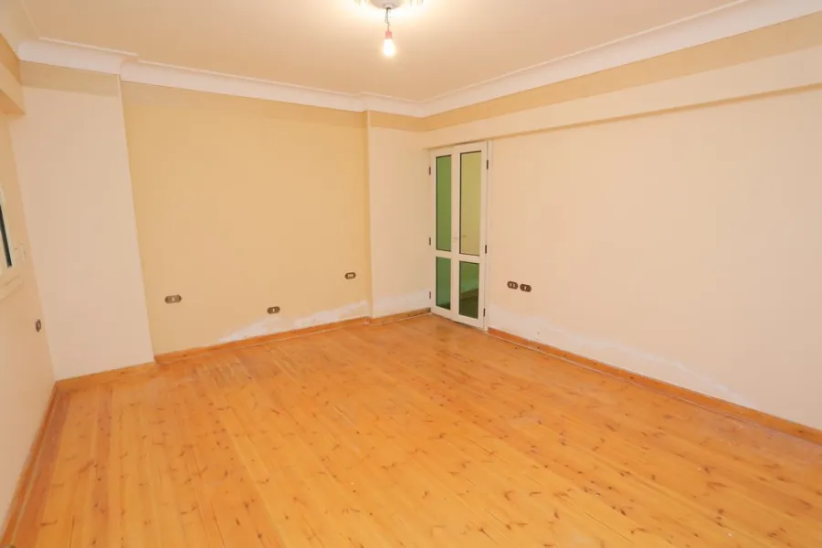 شقة للبيع 217م سان ستفانو