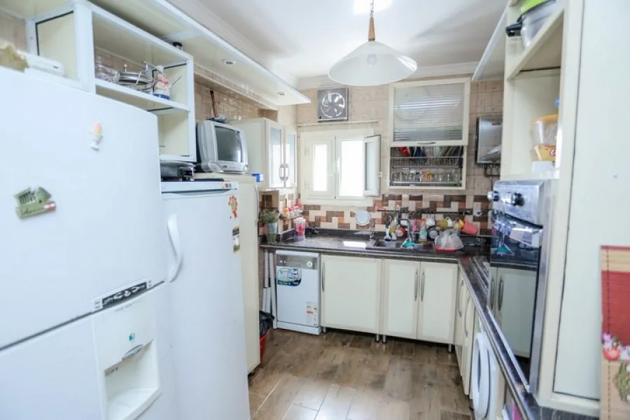 شقة للبيع 180م وابور المياه (وابور المياه خلف بنك CIB)