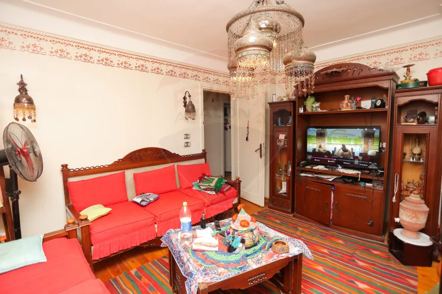 Apartment for sale 200 m Fleming (Branched Abu Qir St. - steps from the tram)