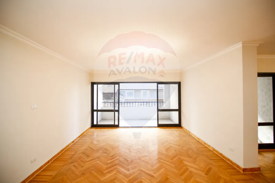 Apartment for sale 310 m net Latin District (Fouad St.- brand building)