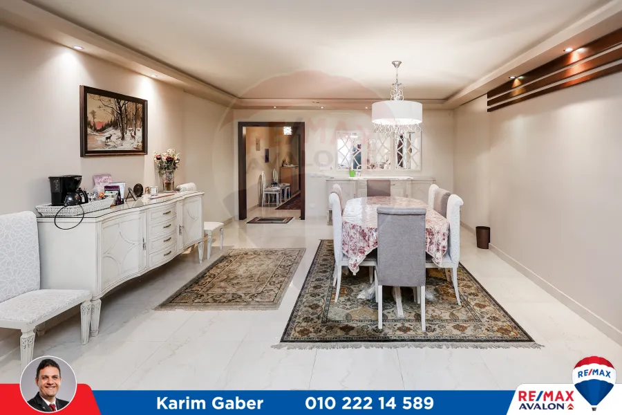 شقة للبيع 245م سموحة (منطقة الفيلات)