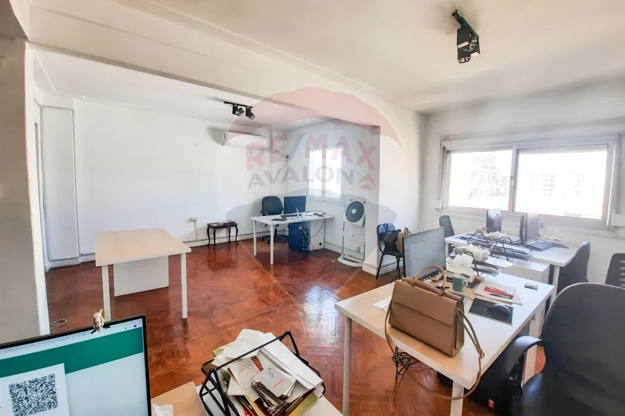 شقة للايجار 130 م كفر عبده (ش خليل الخياط)