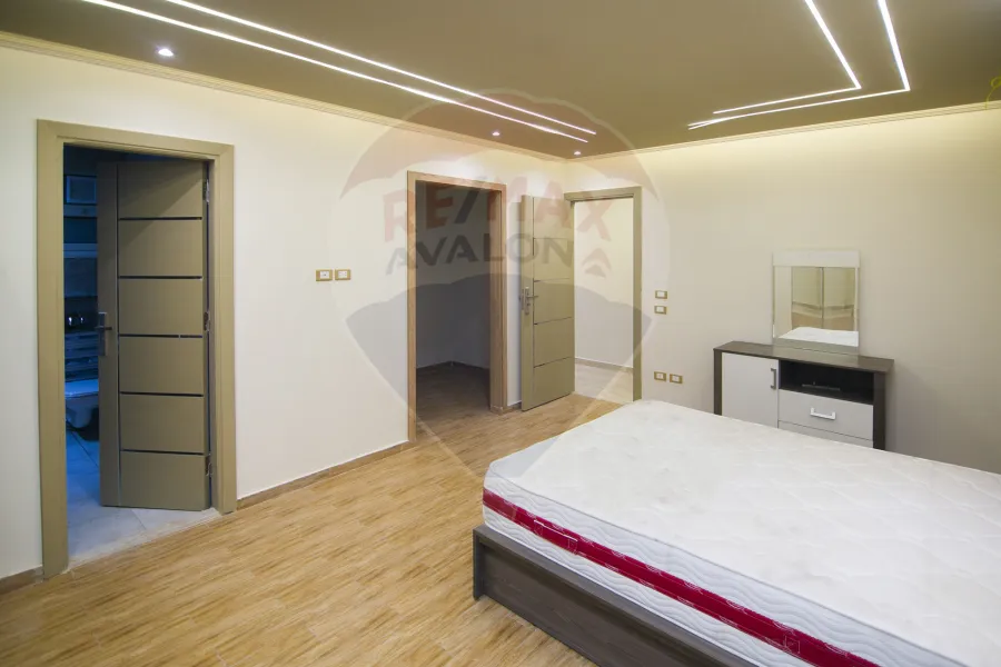 Apartment for sale 225 m Stanley (Steps from the sea - Stanley Towers) - 9,000,000 EGP