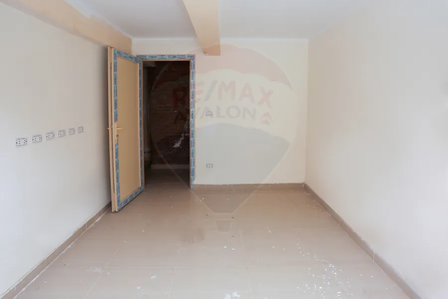 مقراداري للبيع 330 م  جناكليس (ش ابو قير)