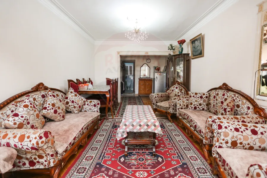 شقة للبيع 170 م مصطفي كامل (علي الترام مباشرة)