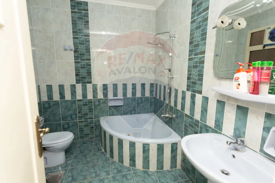 Apartment for sale 184 m Sporting (Steps from Port Said St. and the sea)