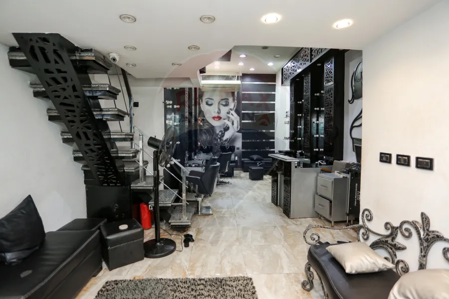 Shop + up floor for Sale 40 m Janaklis (Mortada St)