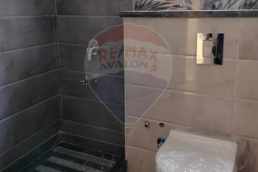 شقة للبيع 290 م سموحة (كريستال تاورز)