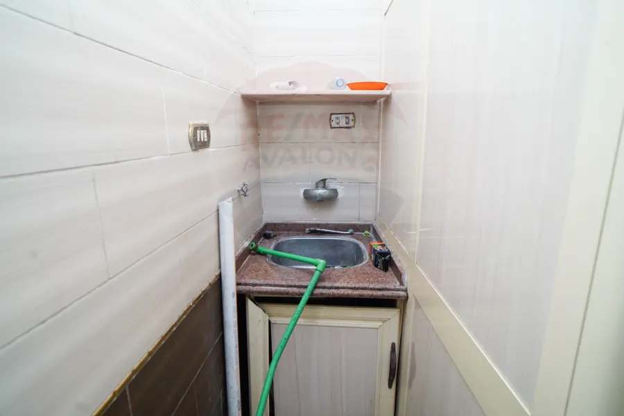 شقة إدارى او سكنى للبيع 75 م صافى الشاطبى (ش هيرودت)