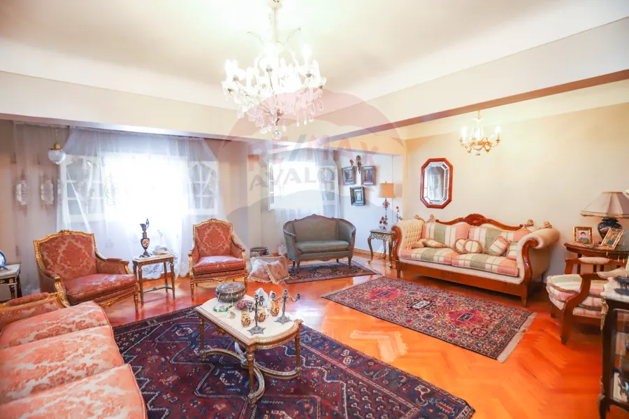 شقة للبيع 220 م سموحه ( تقسيم القضاه )