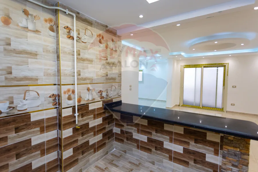 شقة مرخصه للبيع 120 م سموحه (كومباوند في ش النصر)