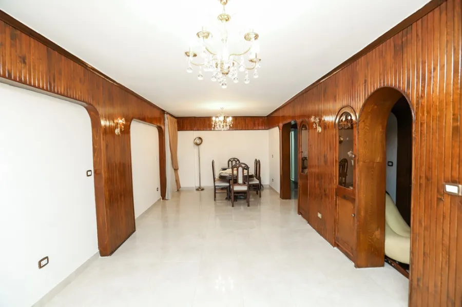 شقة للبيع 145م سموحة  (ش فوزي معاذ)