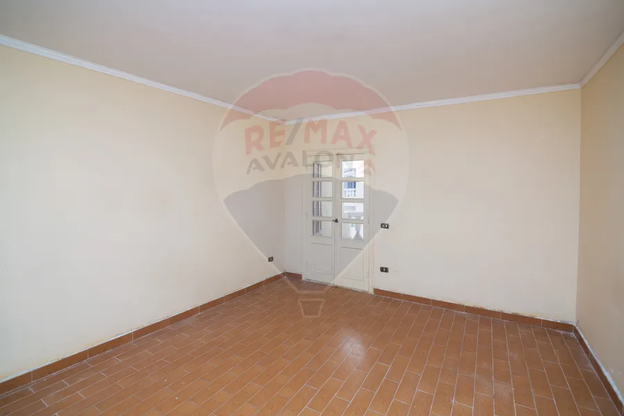 Apartment for sale 270 m Kafr Abdo (steps from Saint Jenny)