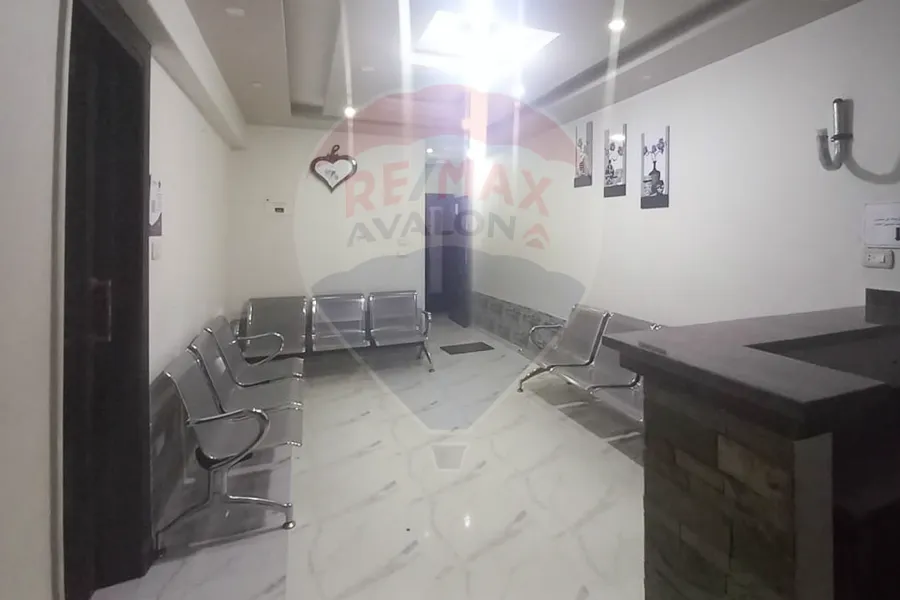 عياده للبيع 130 م الحضره (ش جلال الدسوقي)