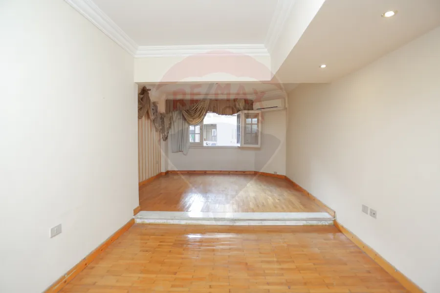 Apartment for sale 270 m Smouha (Fawzy Moaz St directly)