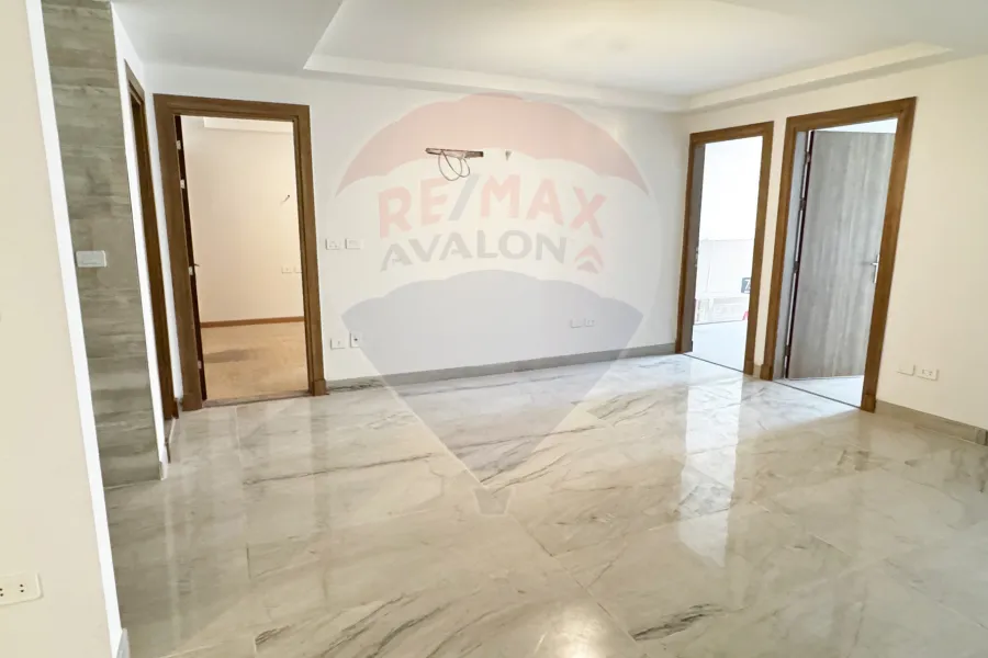 شقة للبيع 169 م سموحة (كومباوند سكاي لاين)