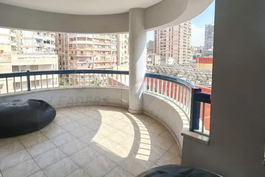 شقة للبيع 185 م زيزينيا (ش أبو قير - برج براند)