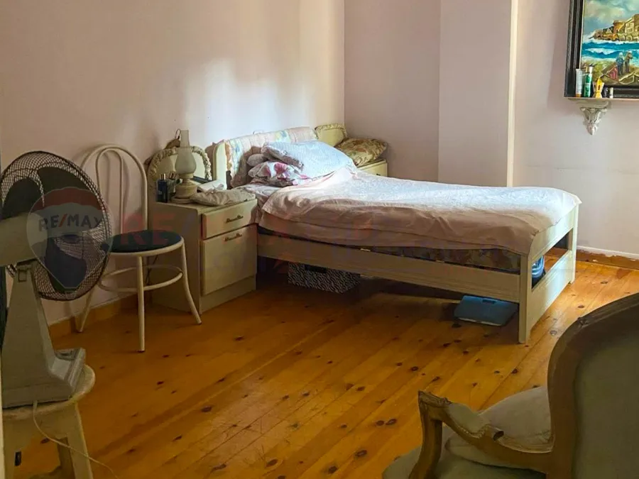 شقة للبيع 210 م كفر عبده (ش امير البحار)