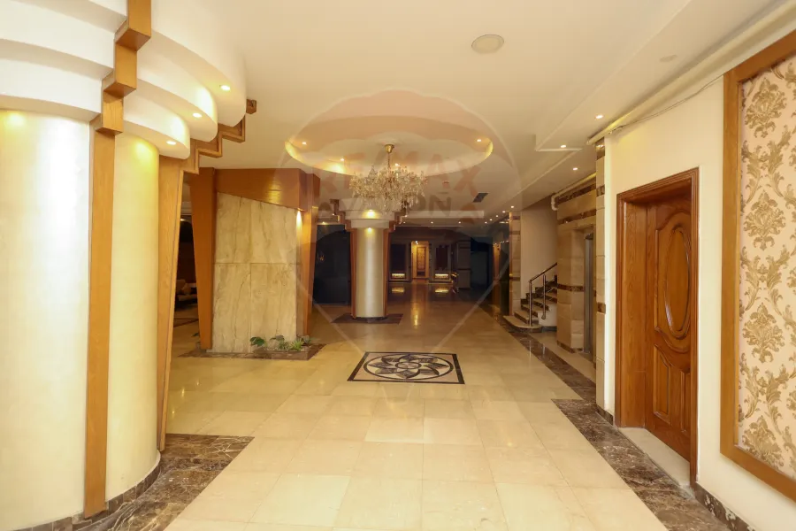 Adminstrative unit for sale 2,300 m Smouha (May 14 Bridge - in front of Green Plaza)