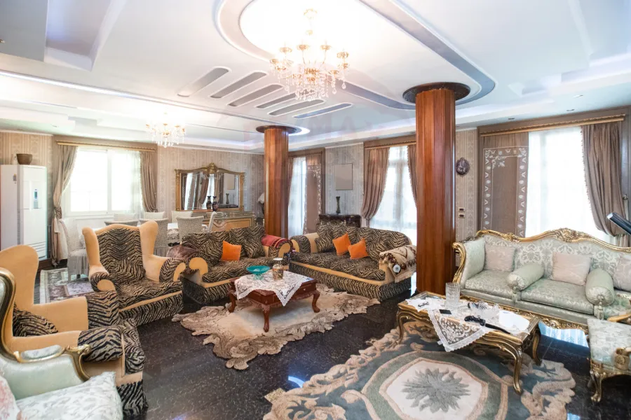 شقة للبيع 360 م + 360 م رووف ملكية خاصة سموحة (كومباوند حدائق اللوتس - ش الهيلتون )