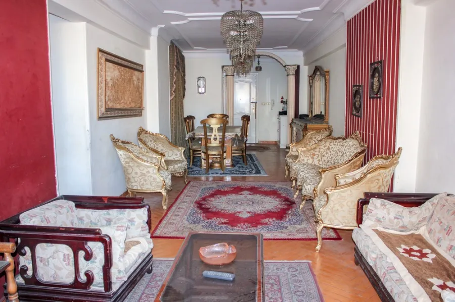 شقة للبيع 151م سيدي جابر ( علي الترام مباشرة )