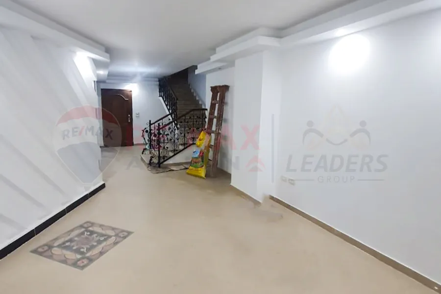 شقه دوبلكس للايجار 210 م استانلي (متفرع من البحر)