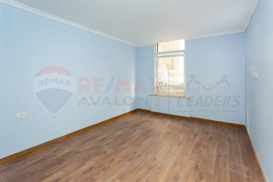 شقة للايجار 202 م سموحة (جراند فيو)