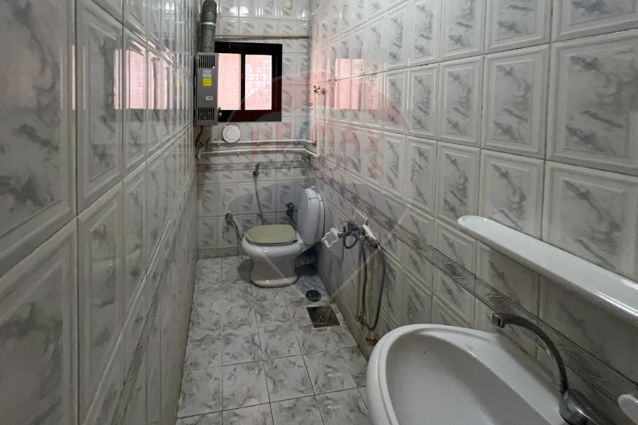 شقة للإيجار 240 م سيدي جابر (ش بهاء الدين الغتوري)